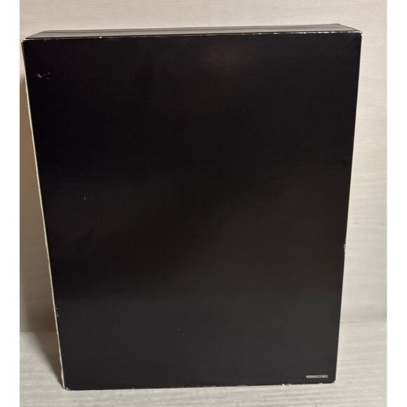 Game Of Thrones The Complete First Season Blu-Ray Box Set W/ Episode Guide 5 CD - Picture 3 of 8